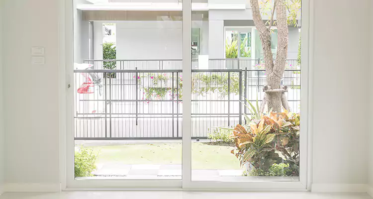 Balcony Screen Door Repair in West Palm Beach, FL