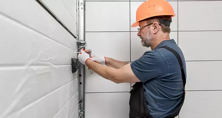 Emergency Garage Door Repair in West Palm Beach, FL