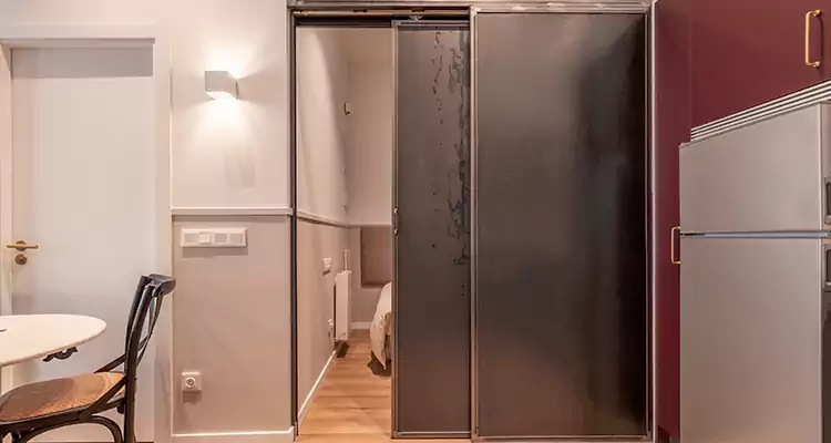 We Fix Closet Sliding Door in West Palm Beach, FL 