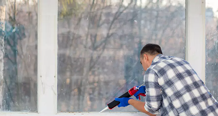 Quality Sliding Shower Door Repair for Closing Issues in West Palm Beach, FL