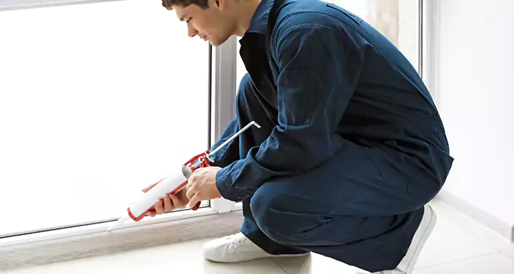 Window Glass Caulk Repair in West Palm Beach, FL