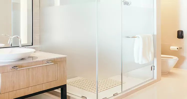 Expert Shower Door Fix and Repair in West Palm Beach, FL